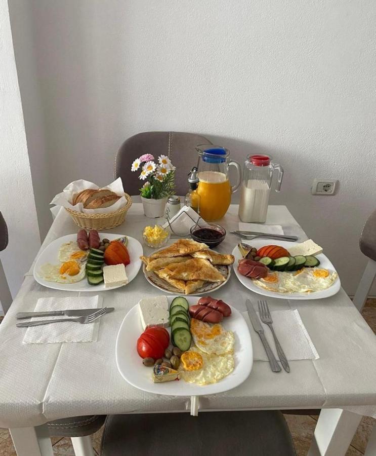 Edina By Hp Hotel Sarandë Eksteriør bilde