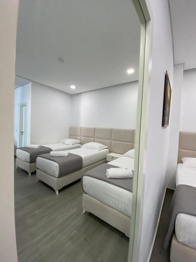 Edina By Hp Hotel Sarandë Eksteriør bilde