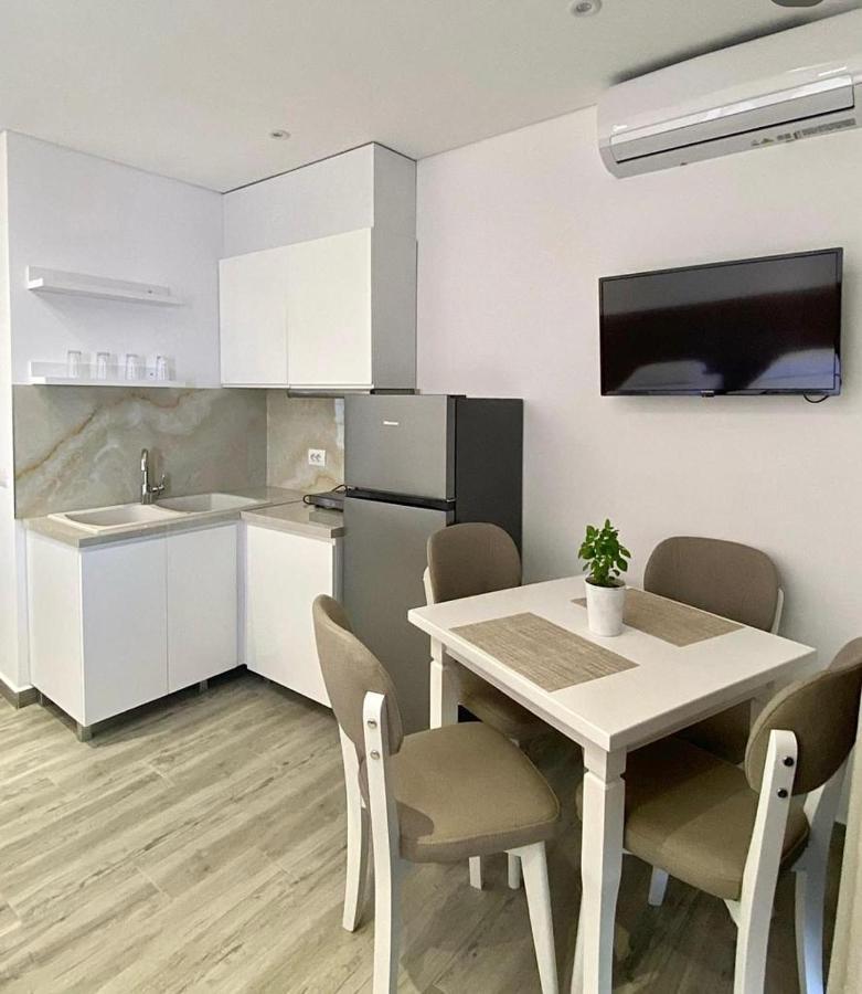 Edina By Hp Hotel Sarandë Eksteriør bilde