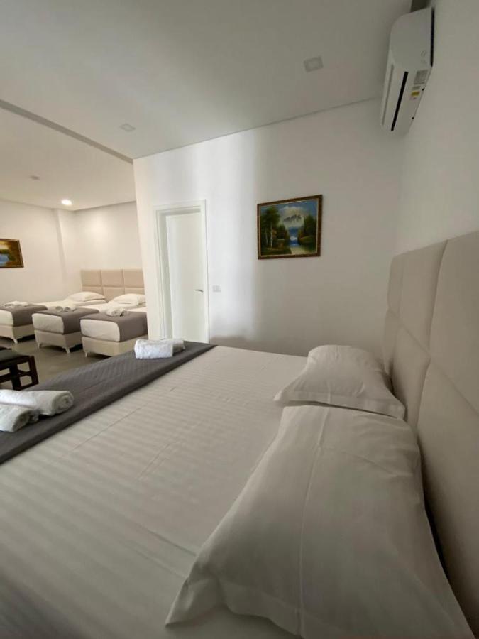 Edina By Hp Hotel Sarandë Eksteriør bilde