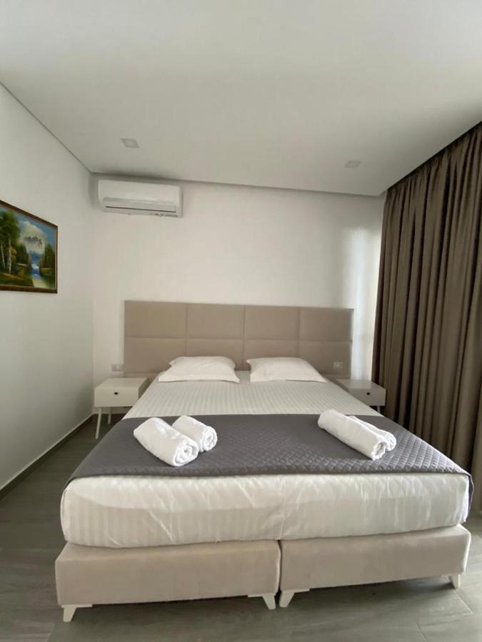 Edina By Hp Hotel Sarandë Eksteriør bilde