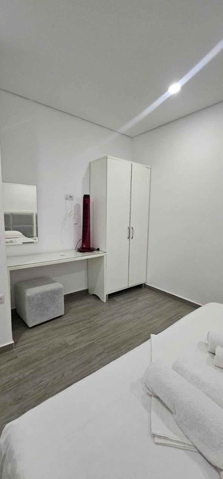 Edina By Hp Hotel Sarandë Eksteriør bilde