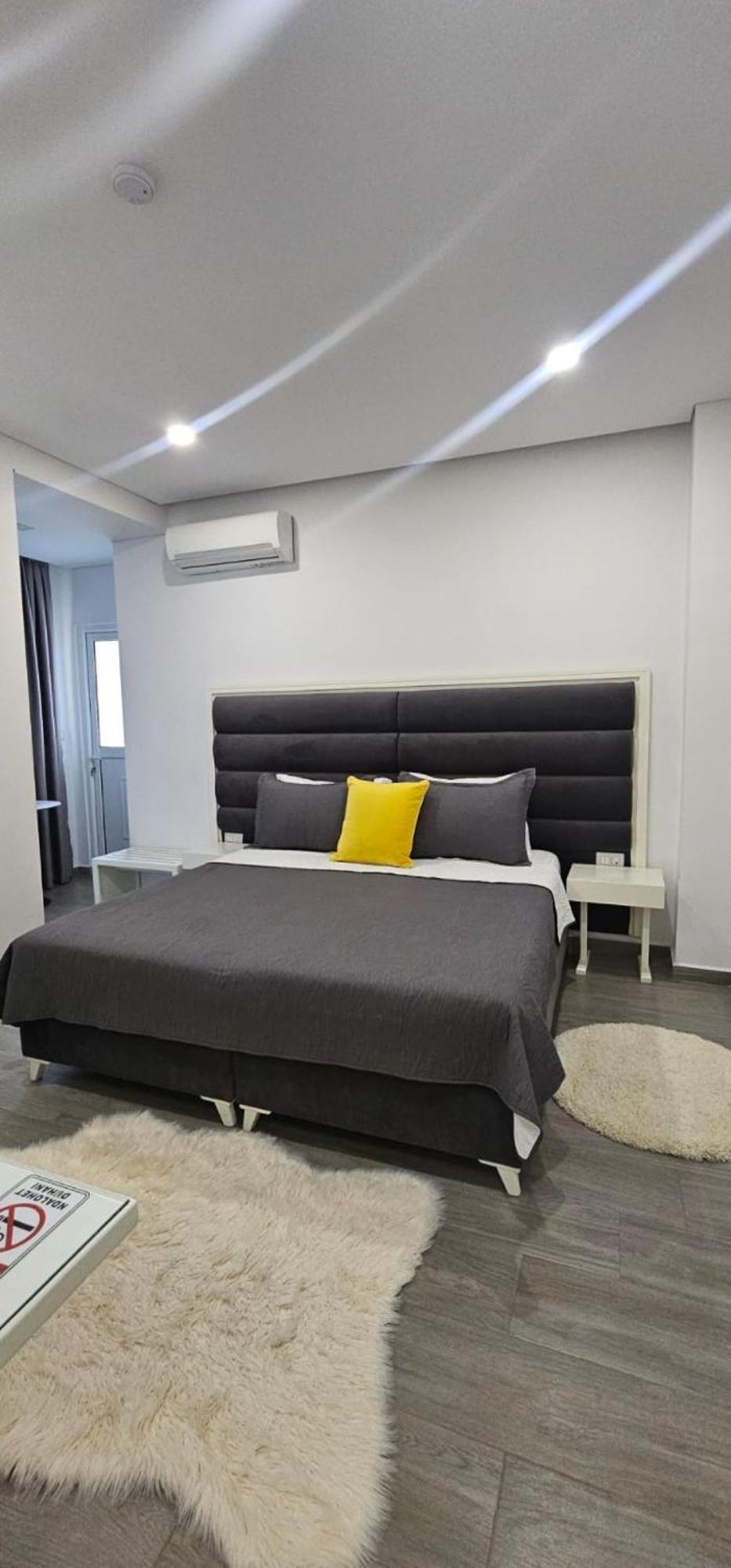 Edina By Hp Hotel Sarandë Eksteriør bilde