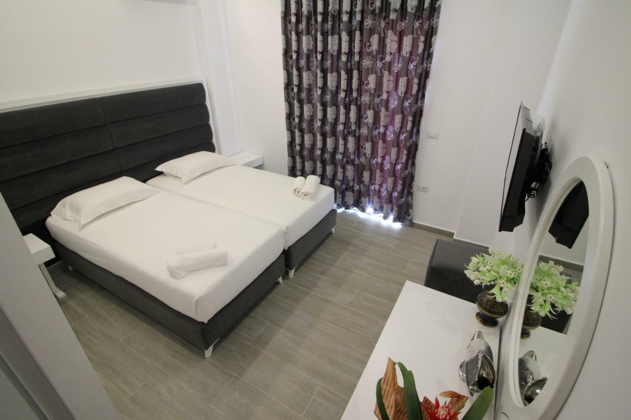 Edina By Hp Hotel Sarandë Eksteriør bilde