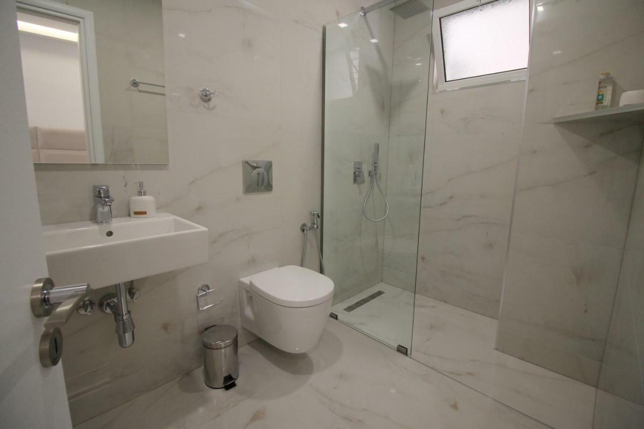 Edina By Hp Hotel Sarandë Eksteriør bilde