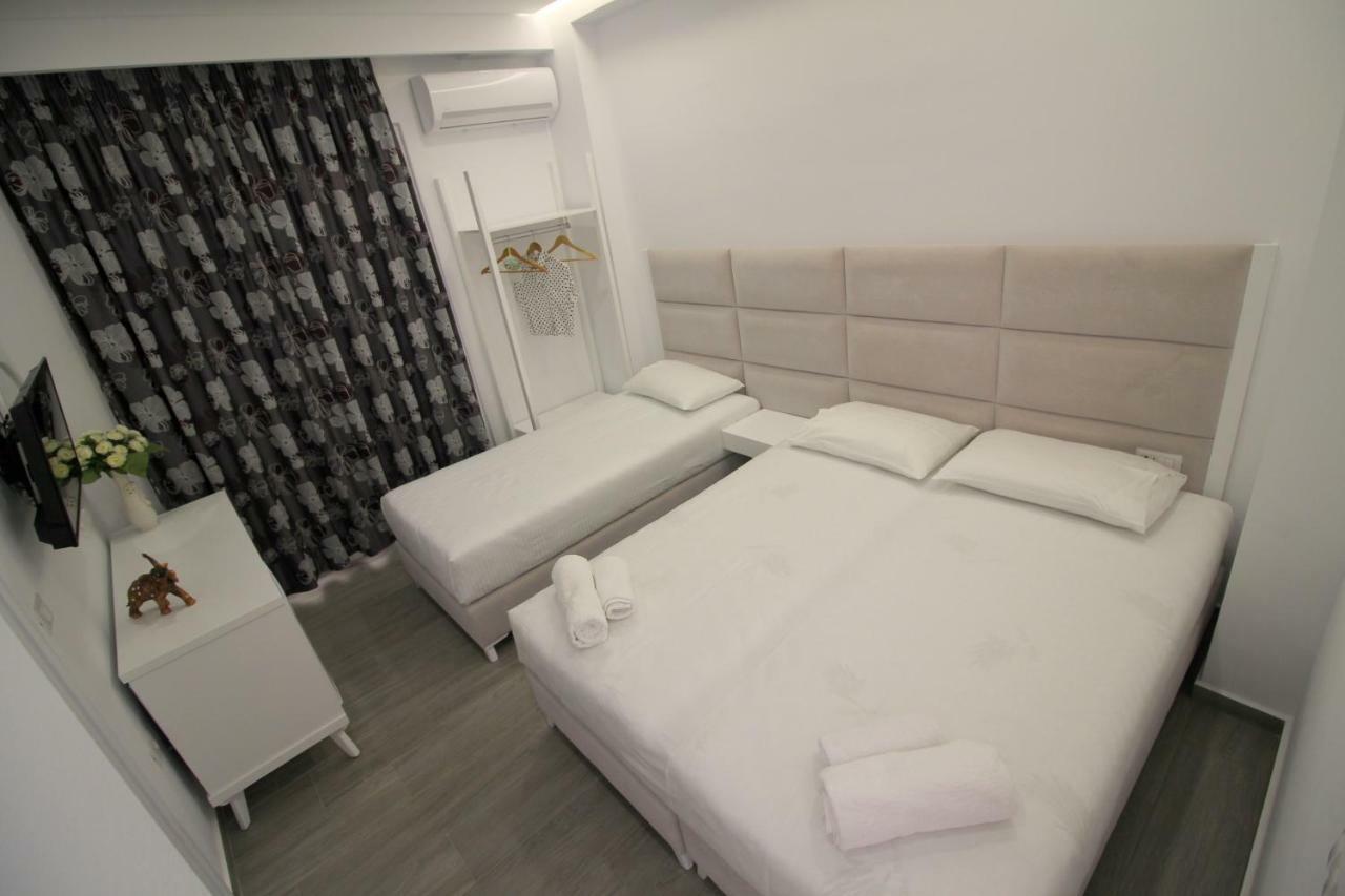 Edina By Hp Hotel Sarandë Eksteriør bilde