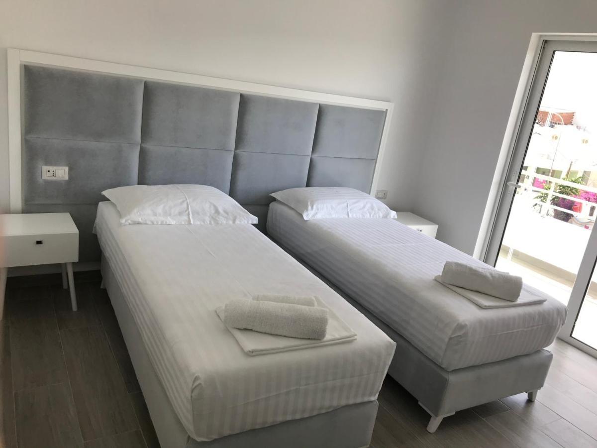 Edina By Hp Hotel Sarandë Eksteriør bilde